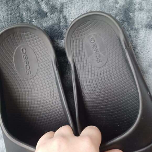 OOFOS Men's/ Women's OOAHH Slide Sandal- Black Mens 7 Womens 9 EU 40 - Picture 6 of 7